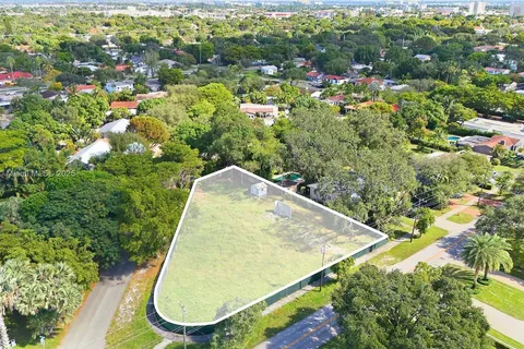 281 Hunting Lodge Dr, Miami Springs FL 33166