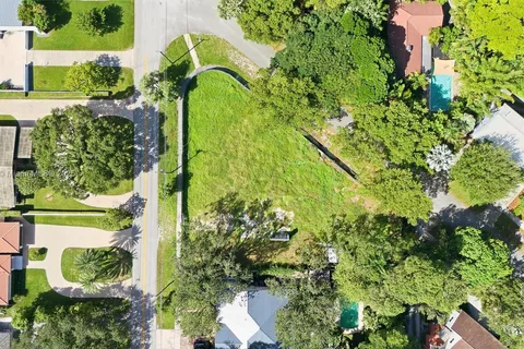 281 Hunting Lodge Dr, Miami Springs FL 33166