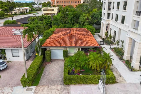 345 Malaga Ave, Coral Gables FL 33134