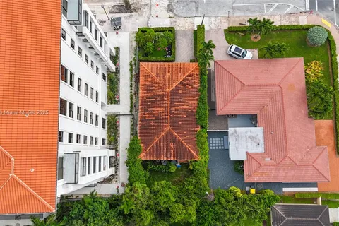 345 Malaga Ave, Coral Gables FL 33134