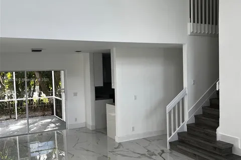 9454 NW 8th Cir, Plantation FL 33324