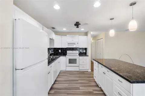 1022 NW 88th Ave # C100, Plantation FL 33322