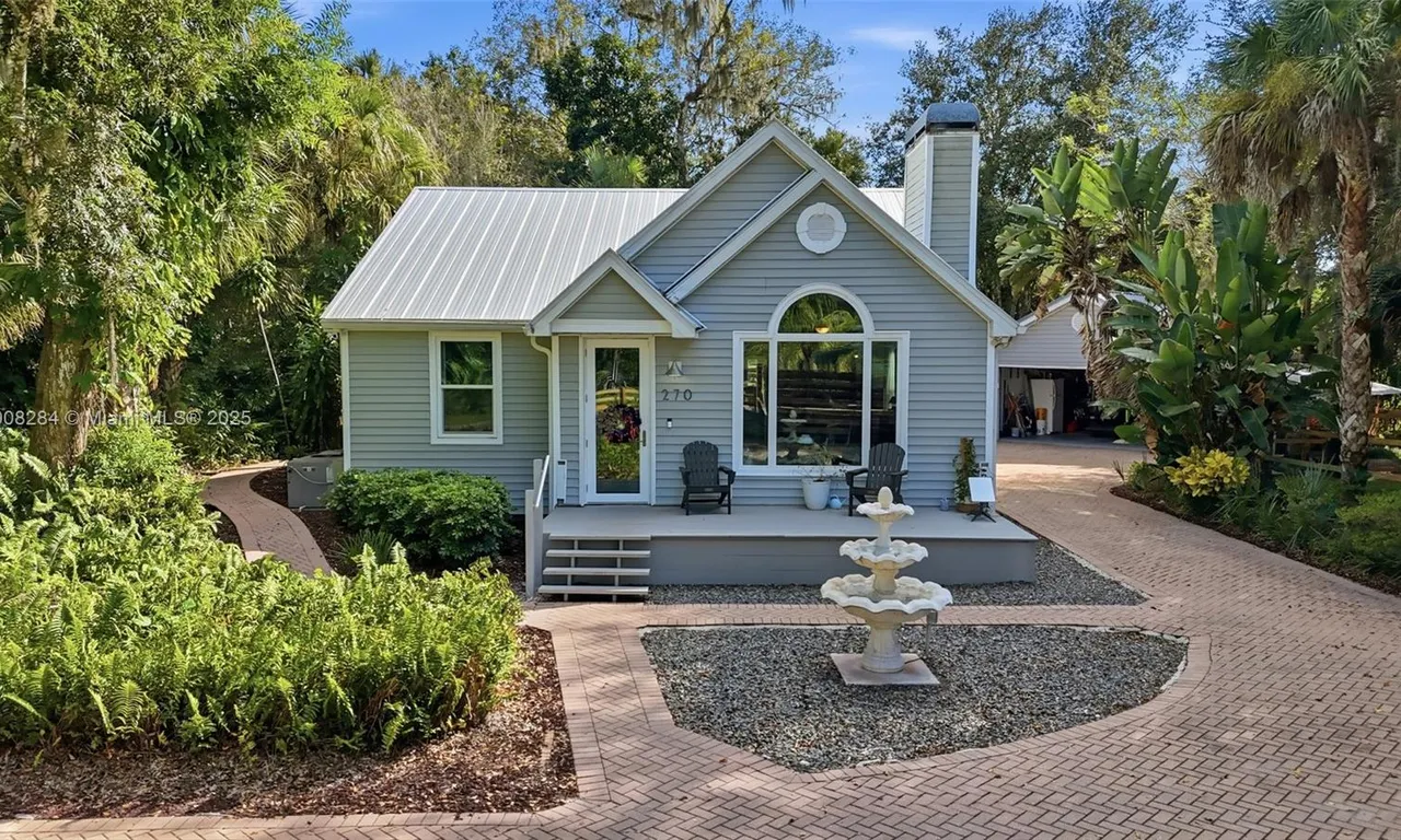 270 River Oaks Dr, La Belle FL 33935