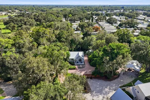 270 River Oaks Dr, La Belle FL 33935