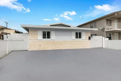 329 W 18th St, Hialeah FL 33010