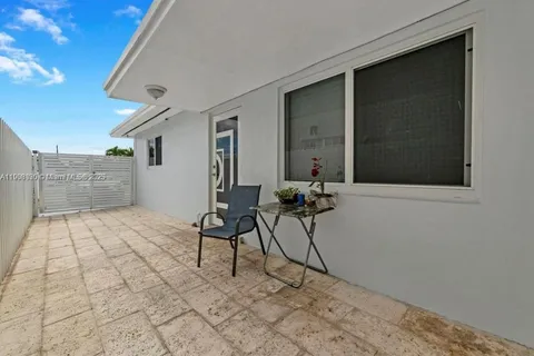 329 W 18th St, Hialeah FL 33010