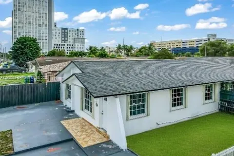 11152 SW 7th St, Sweetwater FL 33174