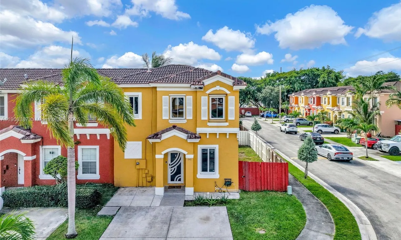 640 SE 1st St, Homestead FL 33030