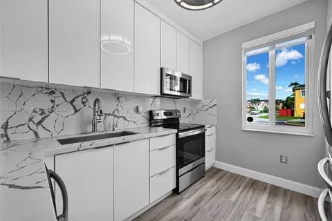 640 SE 1st St, Homestead FL 33030