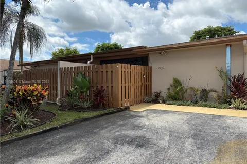 2050 SW 24th Cir, Boynton Beach FL 33426