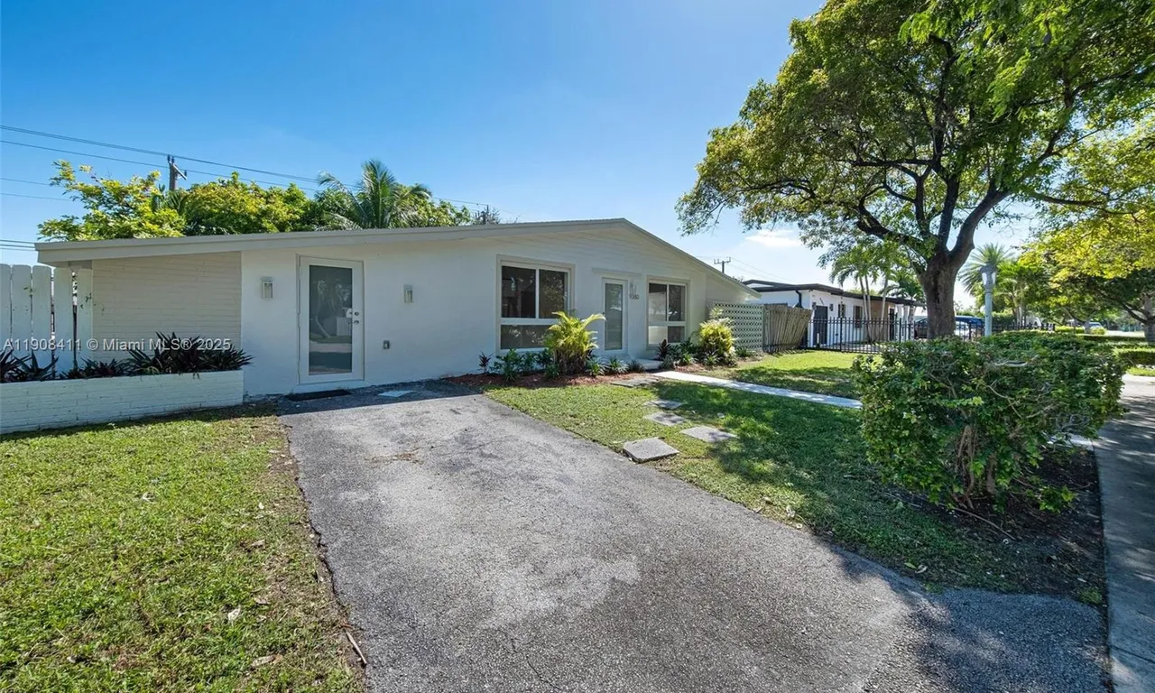 9380 Caribbean Blvd, Cutler Bay FL 33189