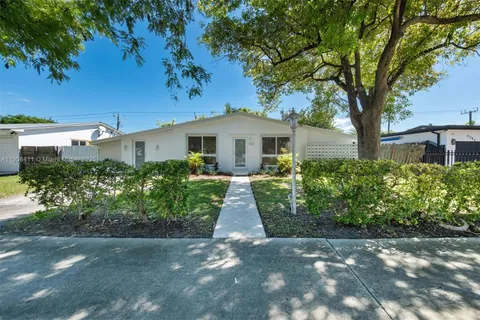 9380 Caribbean Blvd, Cutler Bay FL 33189