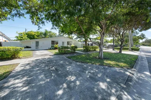 9380 Caribbean Blvd, Cutler Bay FL 33189