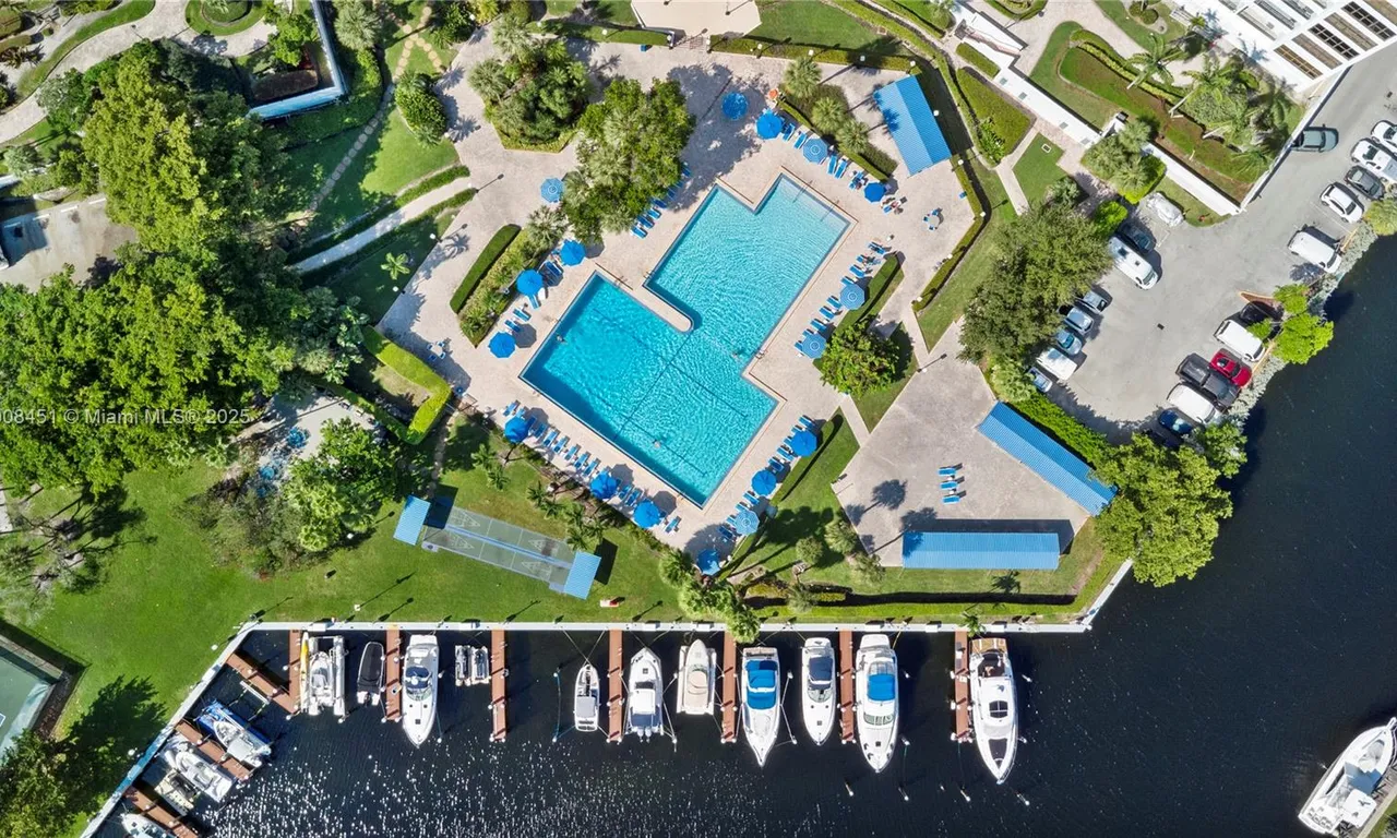 600 Three Islands Blvd # 920, Hallandale Beach FL 33009