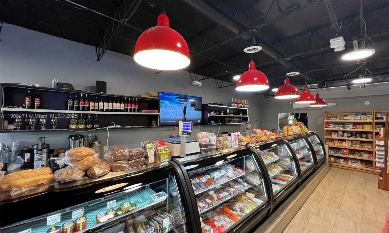 716 N Federal Hwy, Hallandale Beach FL 33009