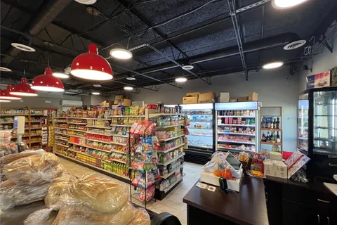 716 N Federal Hwy, Hallandale Beach FL 33009