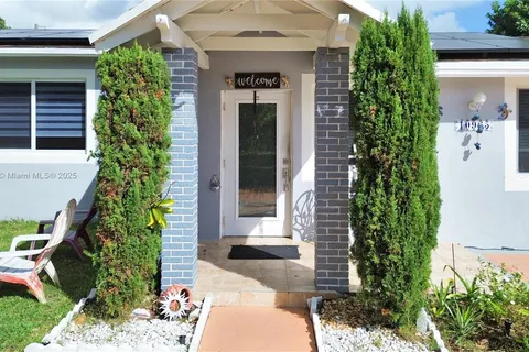 10965 SW 116th St, Miami FL 33176