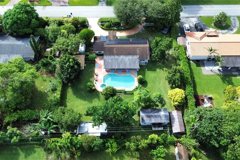 10965 SW 116th St, Miami FL 33176