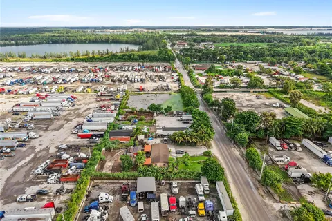 15550 NW 122nd Ave, Hialeah FL 33018