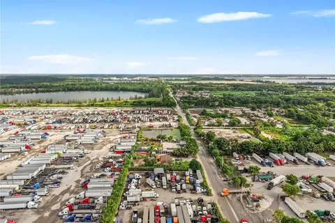 15550 NW 122nd Ave, Hialeah FL 33018