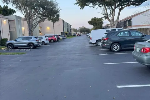 7175 Orange Dr # 203H, Davie FL 33314