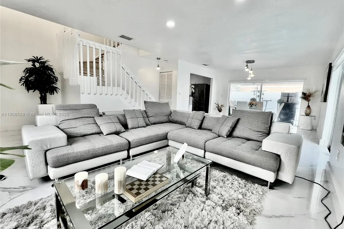 9849 SW 222nd Ter, Cutler Bay FL 33190