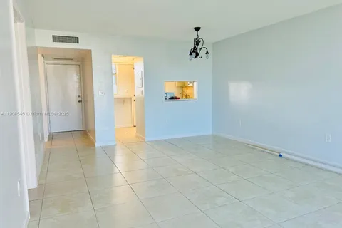 2930 Point East Dr # E512, Aventura FL 33160