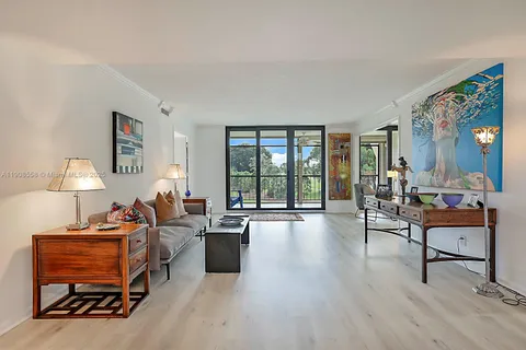 5390 Woodland Lakes Dr # 301, Palm Beach Gardens FL 33418