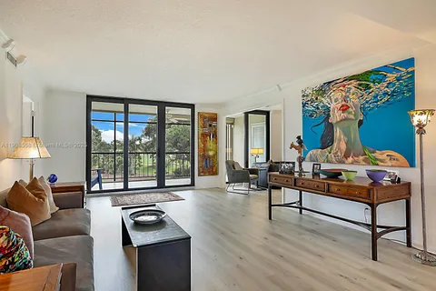 5390 Woodland Lakes Dr # 301, Palm Beach Gardens FL 33418