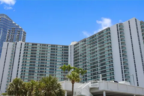 100 Bayview Dr # 227, Sunny Isles Beach FL 33160