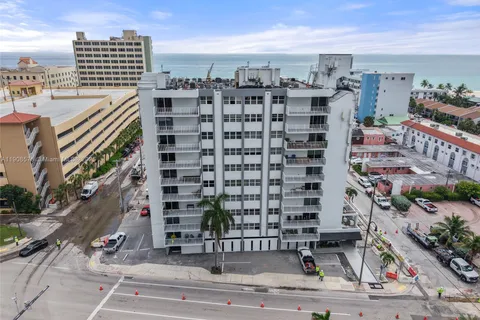 211 S Ocean Dr # 304, Hollywood FL 33019