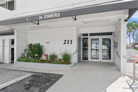 211 S Ocean Dr # 304, Hollywood FL 33019