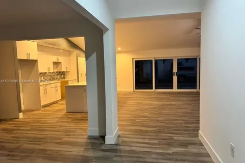 482 NW Marion Ave, Port St. Lucie FL 34953