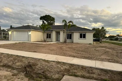 482 NW Marion Ave, Port St. Lucie FL 34953