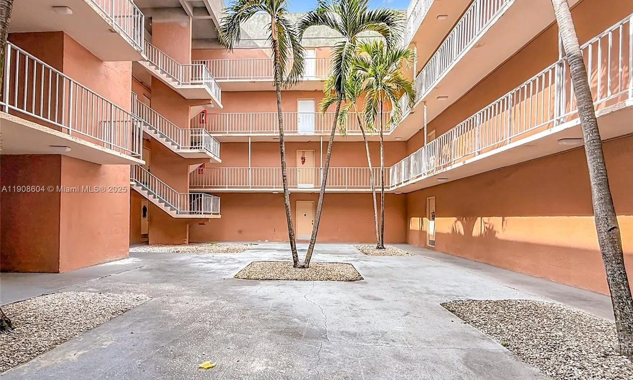 17600 NW 68th Ave # B2004, Hialeah FL 33015