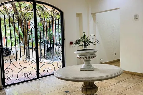 20 Calabria Ave # 401, Coral Gables FL 33134