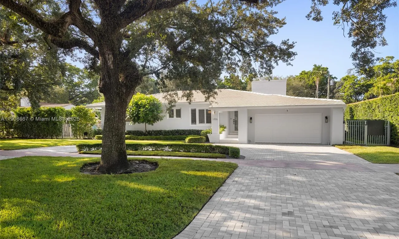 5906 Mall Mall, Coral Gables FL 33146