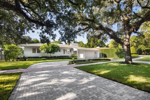 5906 Mall Mall, Coral Gables FL 33146