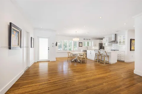 5906 Mall Mall, Coral Gables FL 33146