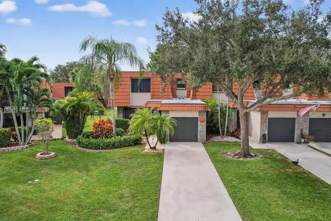 1413 SW 109th Way, Davie FL 33324