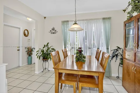 1413 SW 109th Way, Davie FL 33324