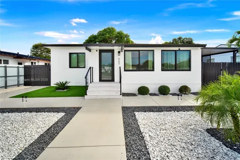 660 E 38th St, Hialeah FL 33013