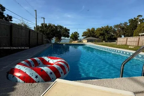 1065 N 10th ST, Other City - In The State Of Florida FL 33839