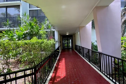 17011 N Bay Rd # 711, Sunny Isles Beach FL 33160