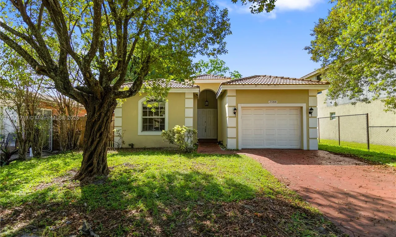 2588 NW 5th St, Pompano Beach FL 33069