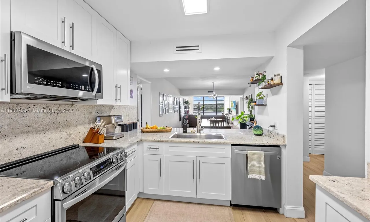 1532 Whitehall Dr # 304, Davie FL 33324