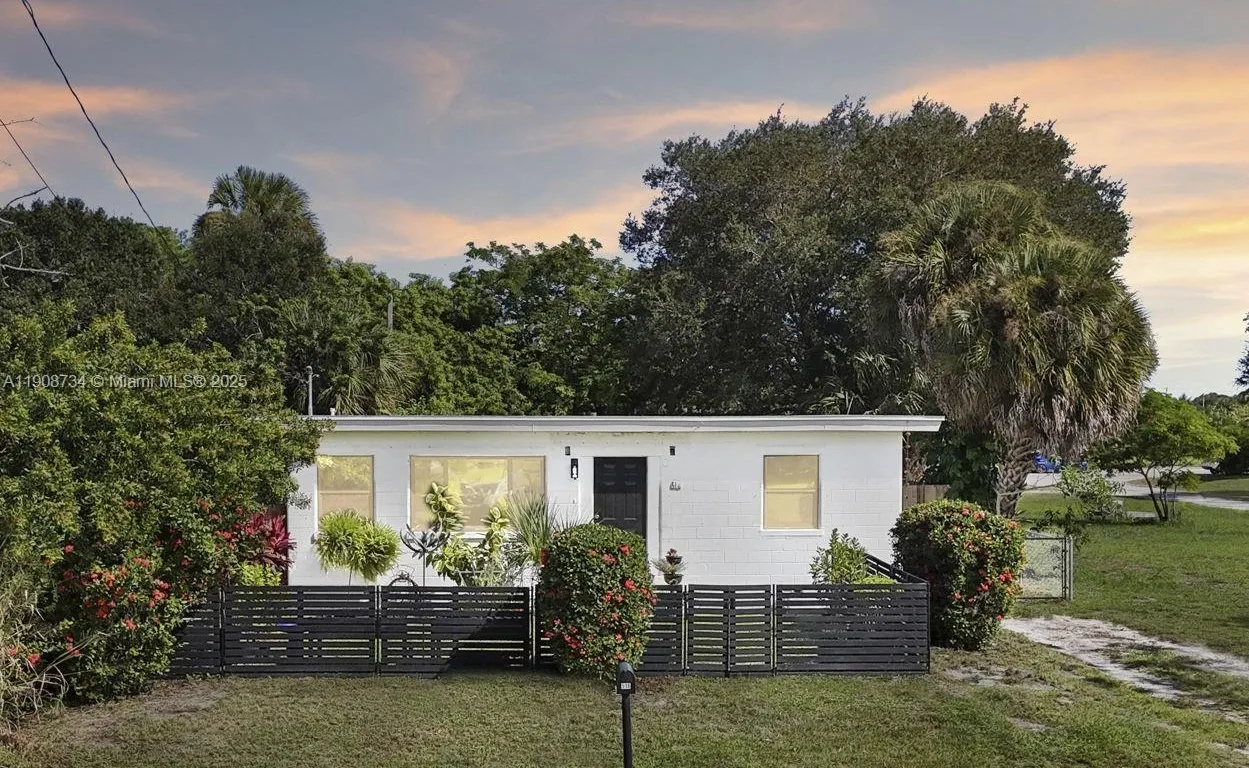 516 N 26th St, Fort Pierce FL 34947