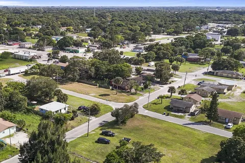 516 N 26th St, Fort Pierce FL 34947