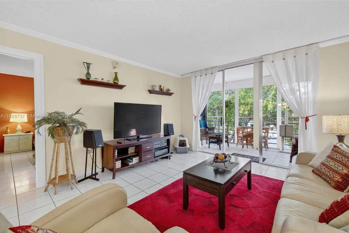 2901 NW 48th Ave # 468, Lauderdale Lakes FL 33313