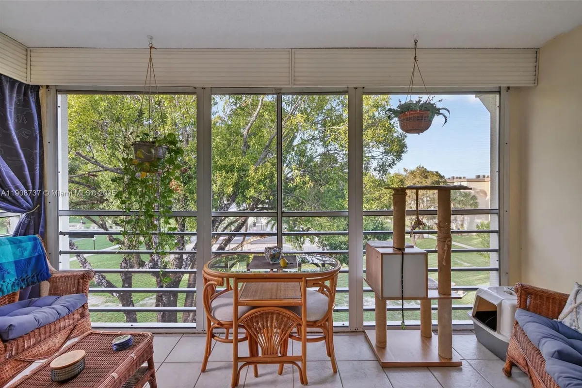 2901 NW 48th Ave # 468, Lauderdale Lakes FL 33313